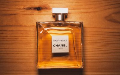 Plongez dans l’univers fascinant des affiches publicitaires Chanel